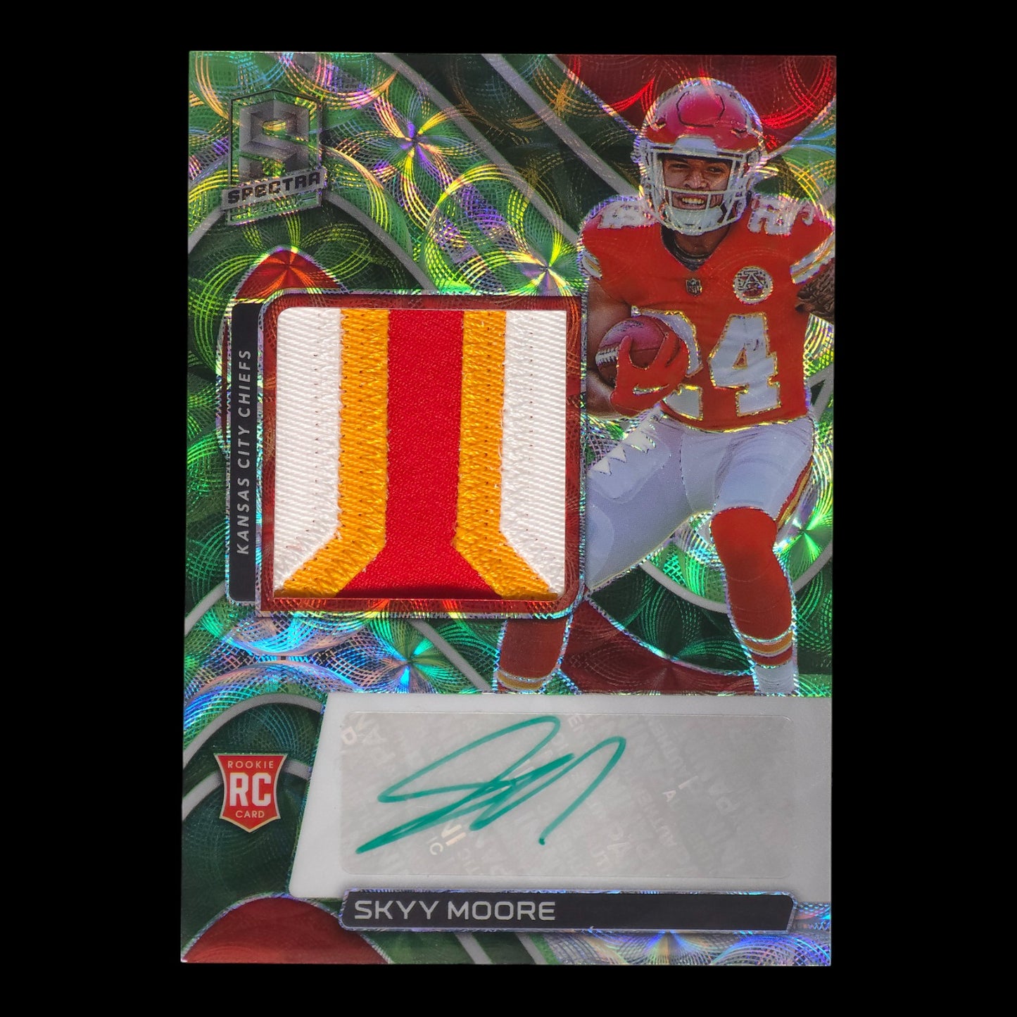 2022-23 SKYY MOORE Rookie Patch Auto Hyper Prizm 28/35 Spectra Chiefs #220
